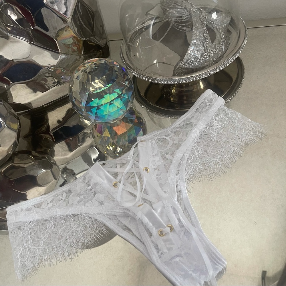 XS-S White Ribbon Eyelash Lace Panty - Sooo pretty - Picture 5 of 6